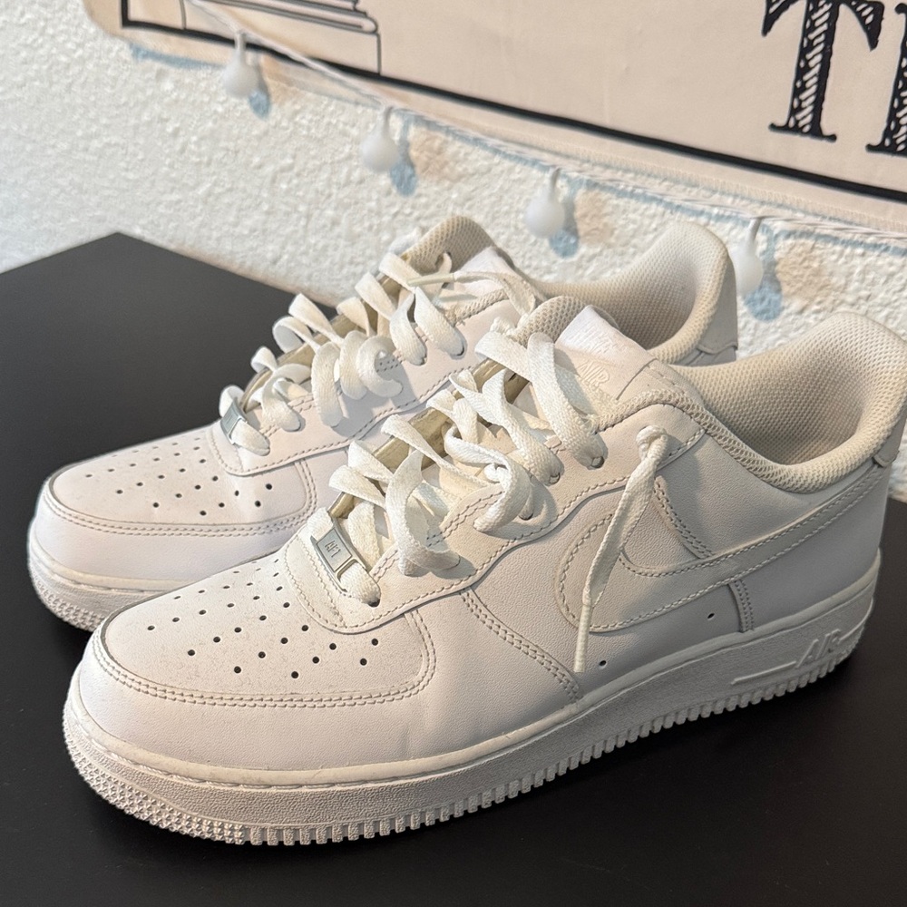 Nike Low-Top Sneakers in All-White Leather